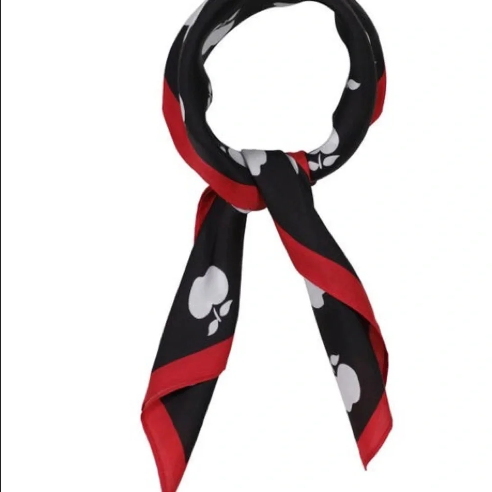 KATE SPADE APPLE TOSS SCARF BANDANA RED BLACK WHITE ‘NEW YORK’ NWOT